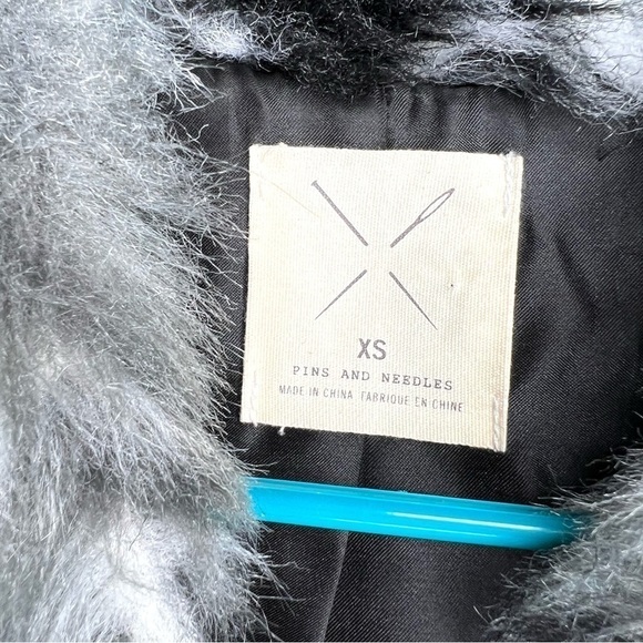 Anthropologie Pins & Needles Faux Fur Spotted Shag Vest Size Extra Small - Picture 5 of 9
